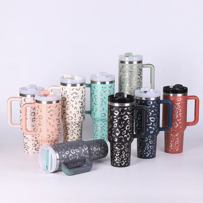 Tazza Termica 40 Oz con Manico e Cannuccia – Acciaio Inox, Spill-Proof, Isolata Sottovuoto, Perfetta per Caffè, Viaggi, Palestra e Ufficio